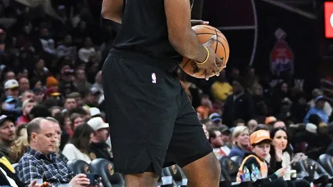 网球女神坦露遭遇狂热粉丝跟踪，美貌成焦点亦引发争议